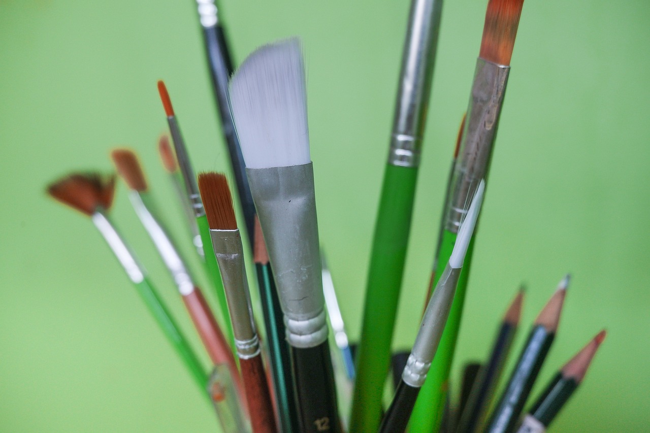 10 Fun Crafts to Explore with Watercolors